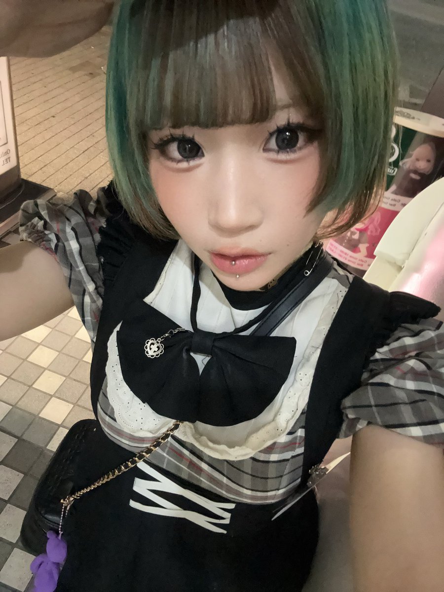 tkt__0__'s tweet photo. 本日20:00～5:00まで出現してます👻★

髪色変わりました！🌟見に来てね〜❣️

 #京都 #コンカフェ #西院 #自撮り界隈 https://t.co/hcMQdBxEH7