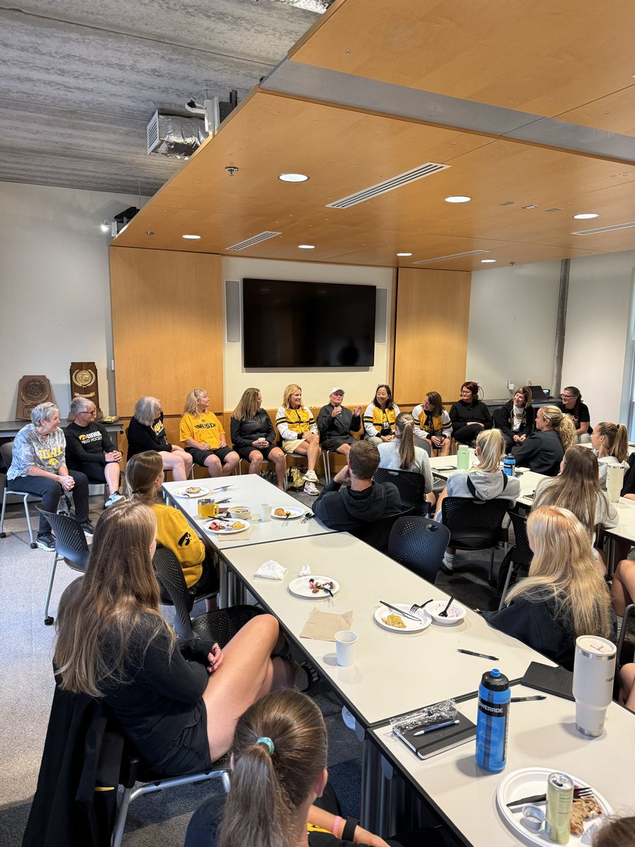 iowafieldhockey's tweet photo. Amazing day celebrating our National Champions! Thank you for sharing your experience, wisdom, love for each other and Iowa Field Hockey with the current team. You inspired us all! #gohawks 🖤💛 https://t.co/lnhSgdGoX8
