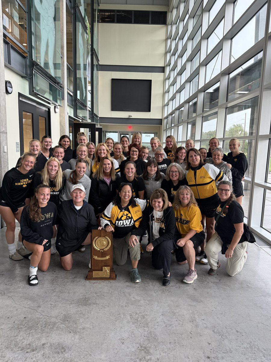 iowafieldhockey's tweet photo. Amazing day celebrating our National Champions! Thank you for sharing your experience, wisdom, love for each other and Iowa Field Hockey with the current team. You inspired us all! #gohawks 🖤💛 https://t.co/lnhSgdGoX8