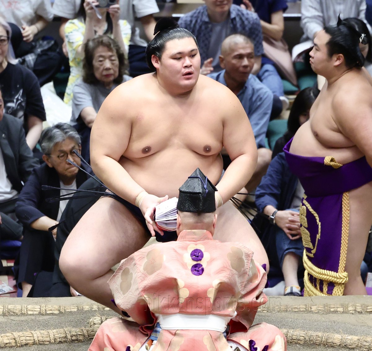 Ichiro_SUMO's tweet photo. 秋場所7日目終了時
１敗＝大の里
２敗＝琴櫻、熱海富士、藤ノ川、美ノ海、朝乃山、宇良、金峰山、寿之富士
https://t.co/RlbRrh6OPa https://t.co/kHLW0VBeOi