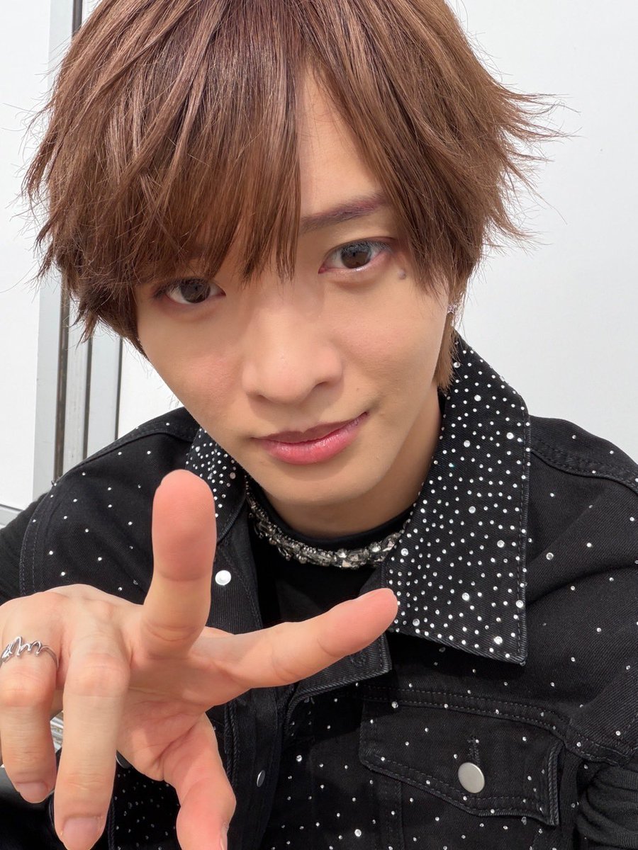 _7mp_official_'s tweet photo. ◥◣ FEST. INAZUMA 2026 ◢◤

#佐藤新 / Arata Sato

FEST. INAZUMA 2026ありがとうございました！！
一緒に盛り上がってくれるPINKY.ちゃん可愛すぎました。
天気良すぎて目が開かない〜！

About IMP.
🔗https://t.co/yHDr9ZtWQj

@FEST_INAZUMA #フェストイナズマ
#IMP. https://t.co/Ce6wF8yeL0