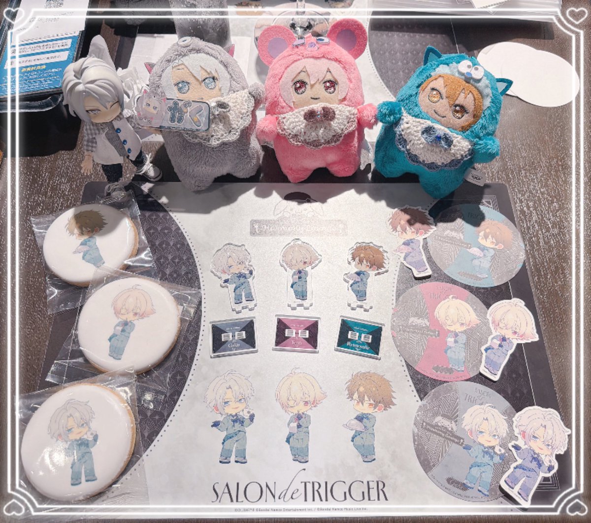8R8A8N8's tweet photo. TRIGGERカフェ行けた〜〜〜〜〜😭😭😭😭😭😭
ソロ入りだったけど楽しかった〜〜〜〜〜🩶🩷️💙 https://t.co/0aB7zdMsjk