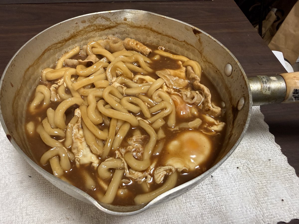 Yutin_0's tweet photo. 人生で初めての限界飯
これ食って薬飲んでさっさと寝る https://t.co/LF36s6JWfG