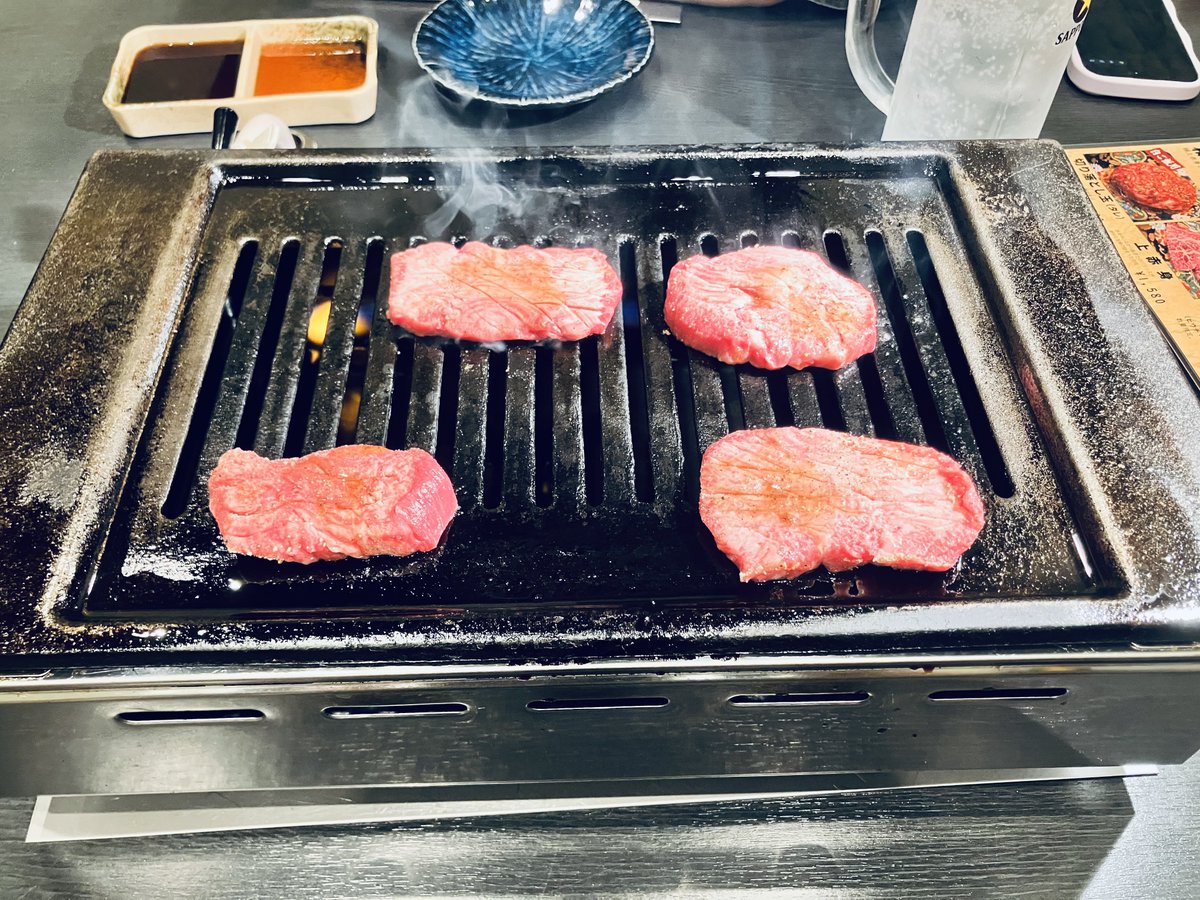 Lap_laplace's tweet photo. 奢られましたたくさん食べます https://t.co/AEnzc3amp7
