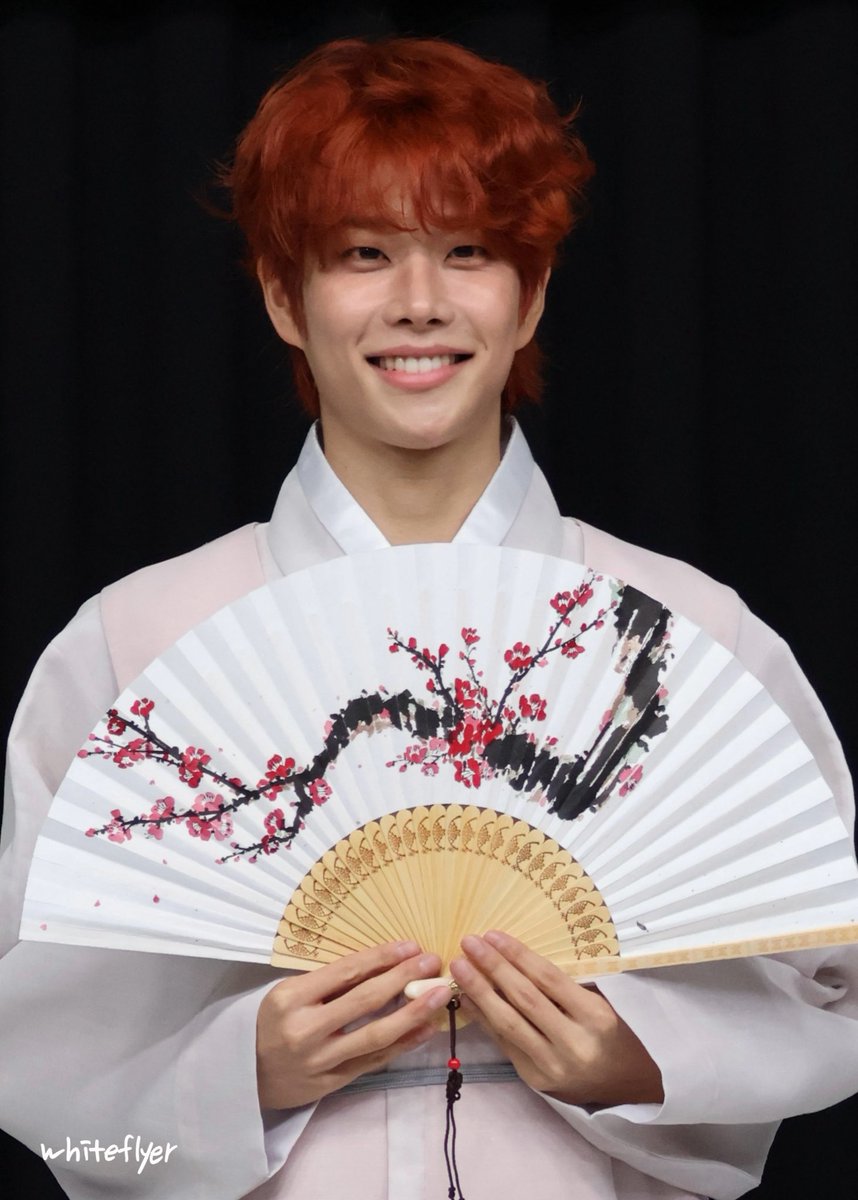Whiteflyer2020's tweet photo. 260920 ~ Apple Music 

#엠제이 #MJ #김명준 
#아스트로 #ASTRO https://t.co/UVp9X9Vve8