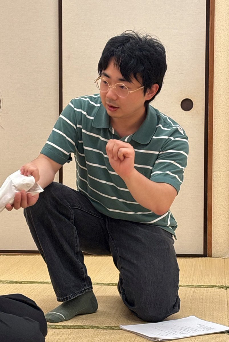 bbrbr784's tweet photo. #���スケテノカタチ2026
稽古中です。

舞台の稽古、めちゃくちゃ身構えてまして、諸先輩方に肩に力が入り過ぎとご指摘いただいております( ˘ω˘)
明日は台風……さて、どうなるか……

藤波長太郎扱いチケット
https://t.co/UQFJRPcCTU https://t.co/KbxH4hYYfF