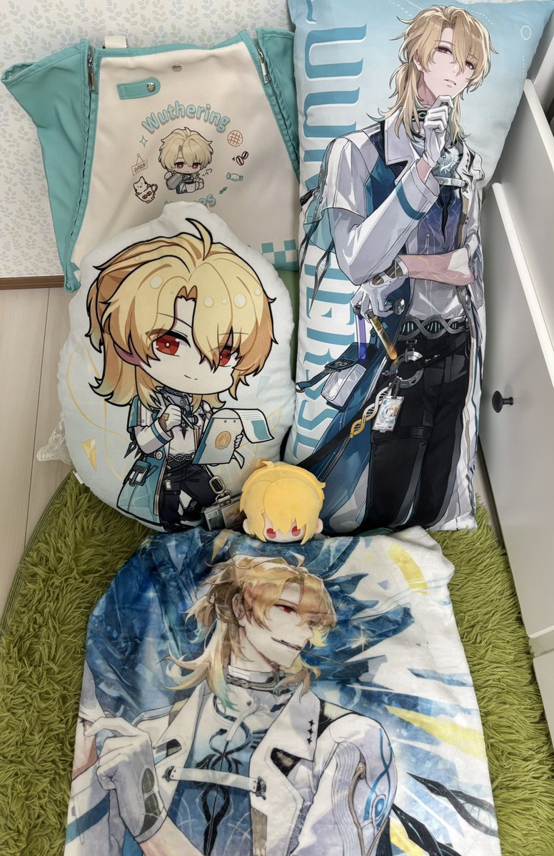 L20040914's tweet photo. クッションを部屋に置いたらなんか羞恥心が湧いてきた https://t.co/QvfsTh1XS0