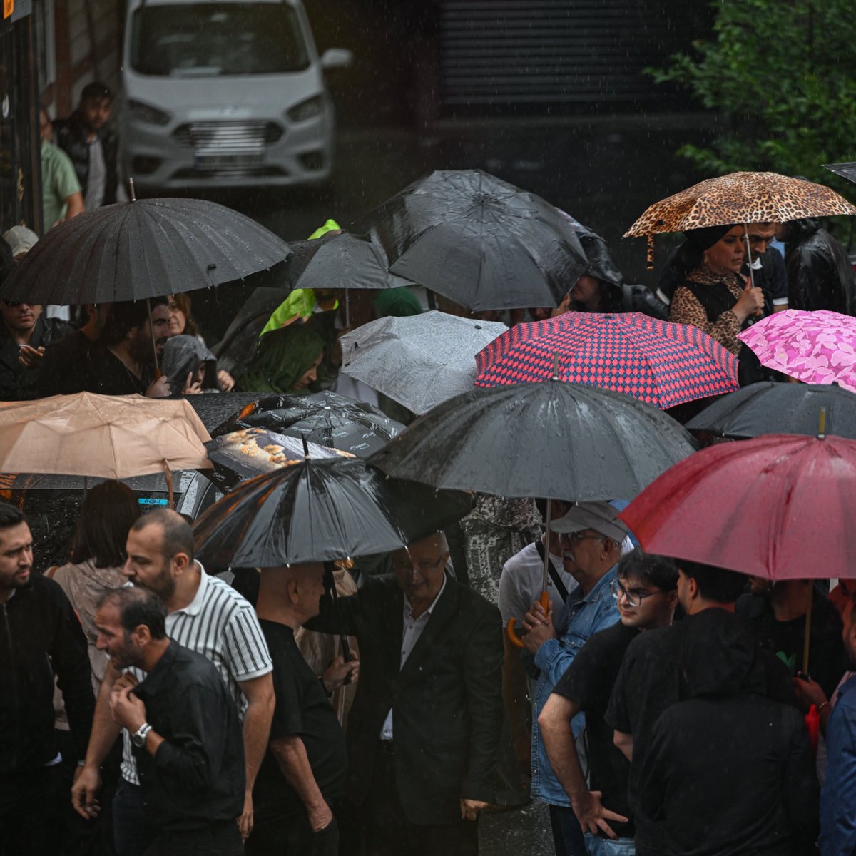 pusholder's tweet photo. İstanbul'da salı gününden itibaren yağışlı havanın etkili olması ve sıcaklıkların düşmesi bekleniyor. https://t.co/JYiGFyUwKz