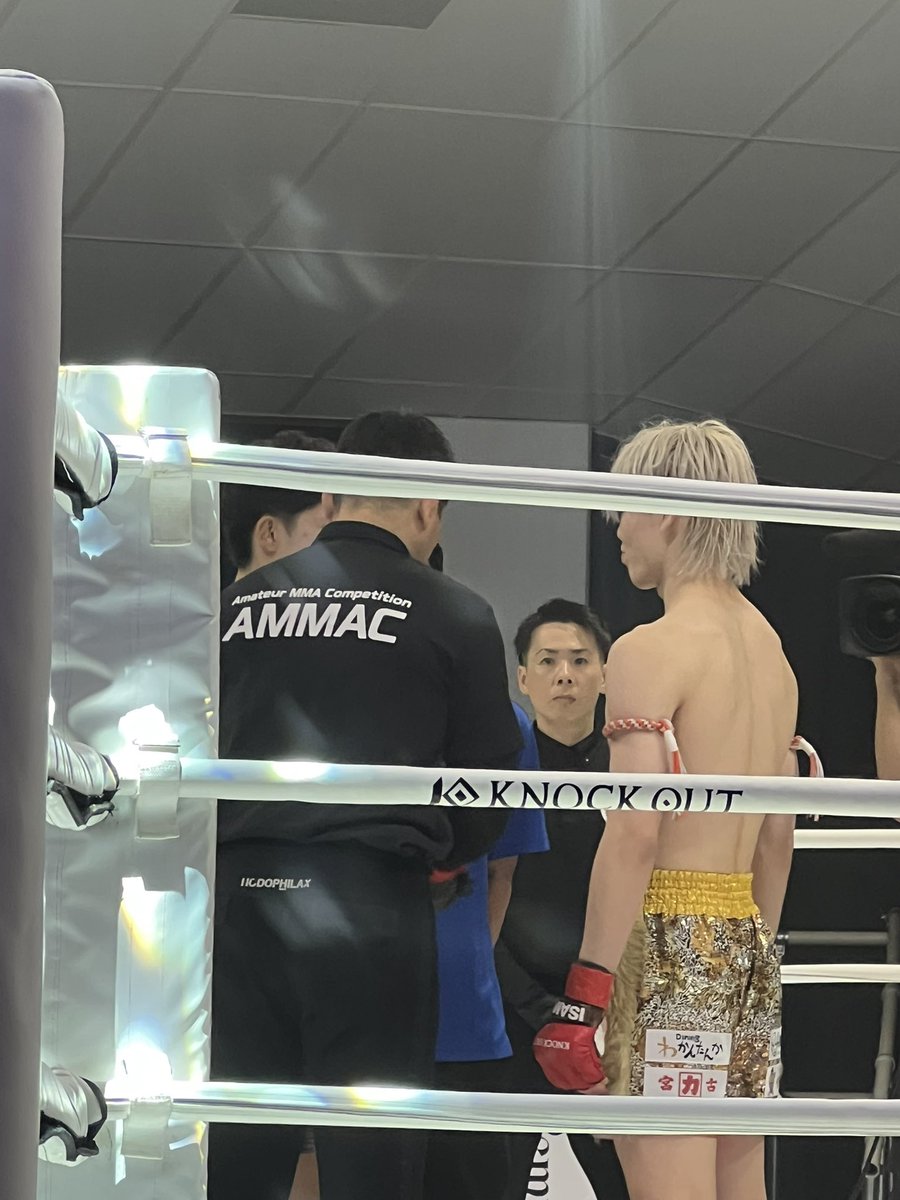 minisu1945's tweet photo. めっちゃ良い試合！1ラウンドは涼仁選手かな？
#komx2 https://t.co/7UOGEQRxPZ