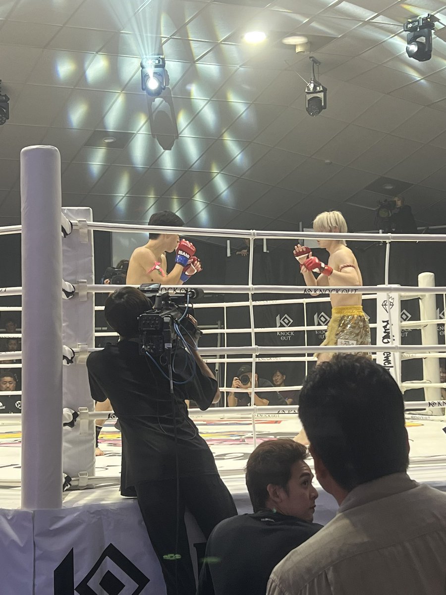 minisu1945's tweet photo. めっちゃ良い試合！1ラウンドは涼仁選手かな？
#komx2 https://t.co/7UOGEQRxPZ