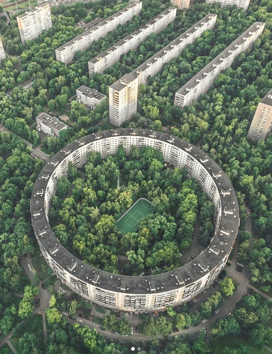 SciFiArchives's tweet photo. The Bublik in Moscow https://t.co/oHXS8PU48I