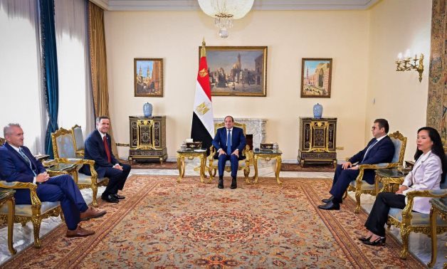 kenyaaxis's tweet photo. #Egyptian President Abdel Fattah el-Sisi told CIA Director John Ratcliffe that Cairo firmly rejects any infringement on #Somalia’s sovereignty, unity or territorial integrity. 

During their meeting in Cairo, Sisi reaffirmed Egypt’s full support for efforts to strengthen security and stability in Somalia. The talks also covered #Sudan, the Horn of Africa and international maritime security.