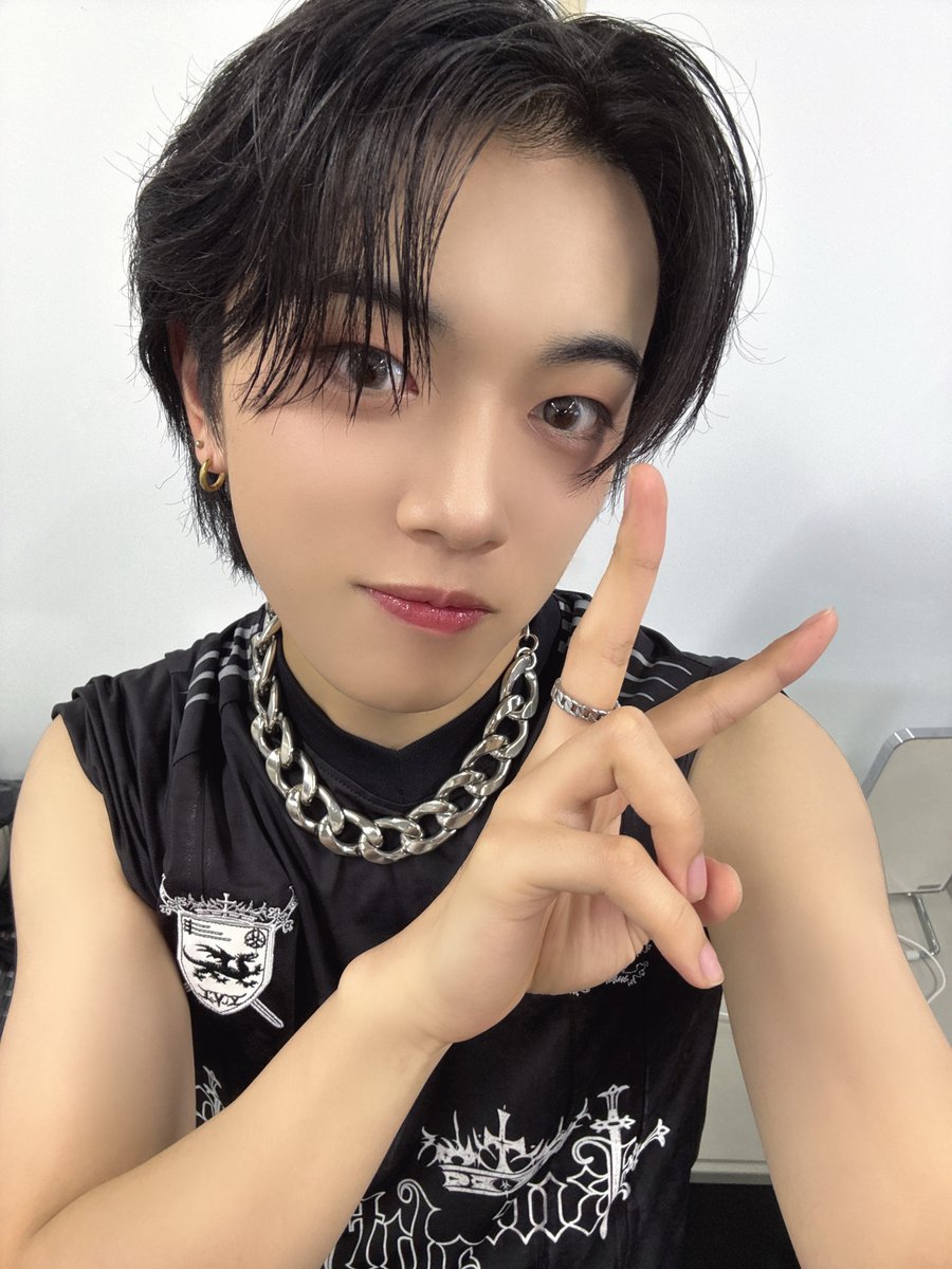 official_DXTEEN's tweet photo. [🐵]

#平本健 #KEN
#HIRAMOTOKEN
💙https://t.co/oLHUwOzvIj

ROCK IN JAPAN FESTIVAL 2026ありがとうございました！
生憎の天気でしたが、来てくれた方々のおかげで僕たちも全力で楽しむことができました！ありがとうございます♪
次出る時はいい天気の日にお会いしましょう！！！！！

･･━━･･━━･･━━･･━━･･
#DXTEEN 8TH SINGLE "相思想愛"
2026.12.09(Wed) RELEASE💗

@rockinon_fes #RIJF2026 #ロッキン