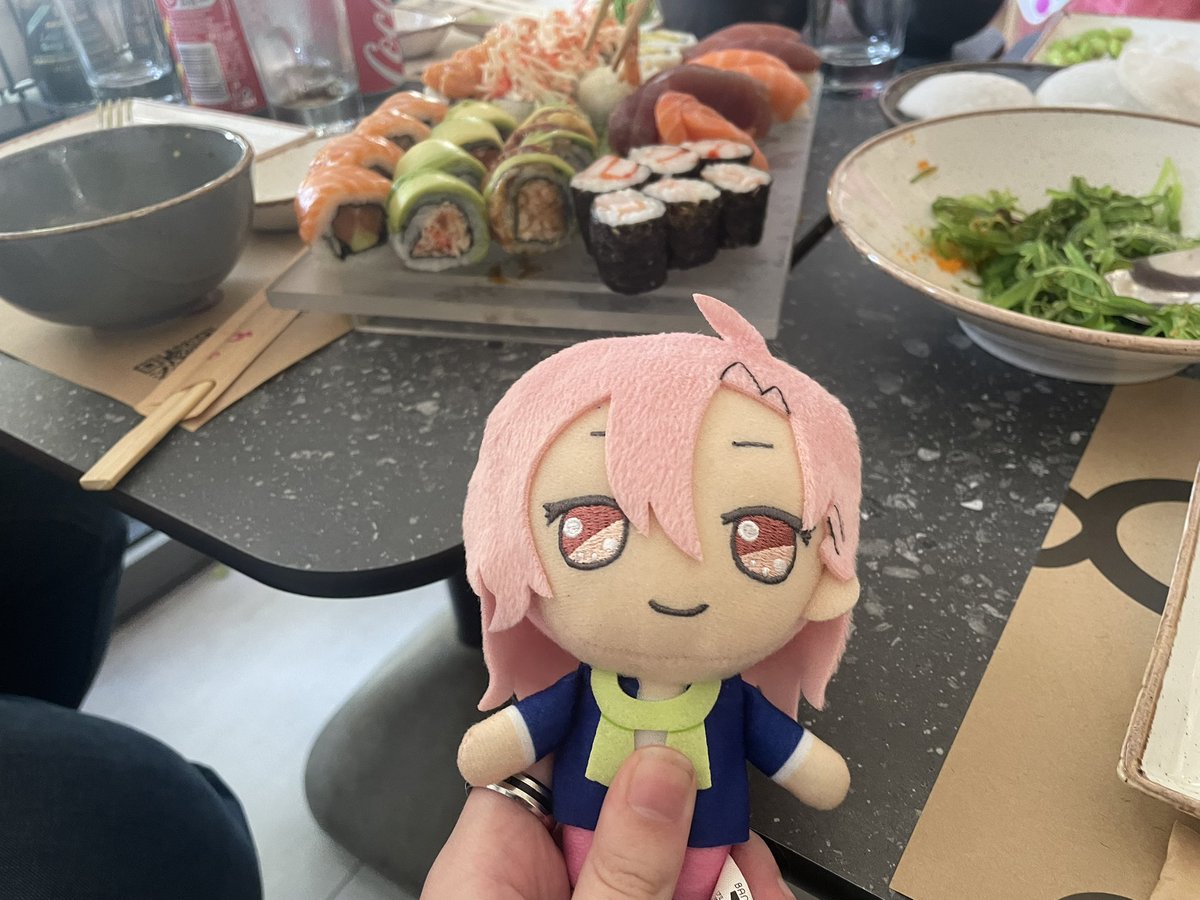 ukekaoru's tweet photo. kaoru chan with me today :) https://t.co/cvXQVPeqnb