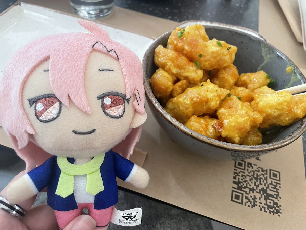 ukekaoru's tweet photo. kaoru chan with me today :) https://t.co/cvXQVPeqnb