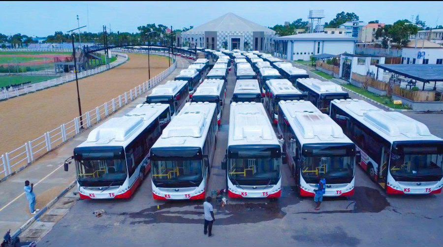 Abdool85's tweet photo. KADUNA UPDATE: President Bola Ahmed Tinubu, GCFR has commended the Kaduna State Government’s FREE CNG mass transit programme under the leadership of Governor Uba Sani, CON describing the initiative as an example of the kind of intervention needed at the subnational level.

In a post on his official X account, President Tinubu specifically highlighted Kaduna’s deployment of 100 CNG-powered buses, which carried approximately 3.2 million passengers in their first year of operation, saving commuters more than ₦3.5 billion in transportation costs. Kaduna is currently the only state in Nigeria operating a free CNG mass transit programme of this nature.

The presidential recognition underscores the significance of Kaduna’s CNG mass transit programme as part of Governor Uba Sani’s broader efforts to deliver practical interventions that directly improve the welfare and living standards of residents.

#WorkingForKaduna
#VoteUbaSaniAgain