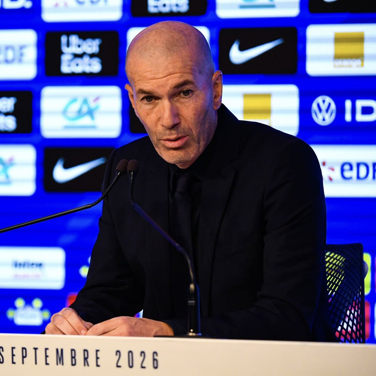 ActuFoot_'s tweet photo. 🚨🚨 Zinédine ZIDANE 🇫🇷 sur Kylian MBAPPÉ 🇫🇷 : 

« IL EST CAPABLE DE JOUER DANS D’AUTRES POSITIONS QUE 9..

C’EST CE QU’ON VA ESSAYER DE FAIRE DE TOUTE FAÇON ! » 🙌👀

🎙️ @telefoot_TF1 https://t.co/f6VgwxjkPX