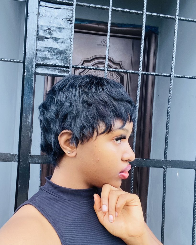 PreciousUbi__'s tweet photo. What she ordered.                What she got.

20,000naira  only https://t.co/Y4WL8rznEw