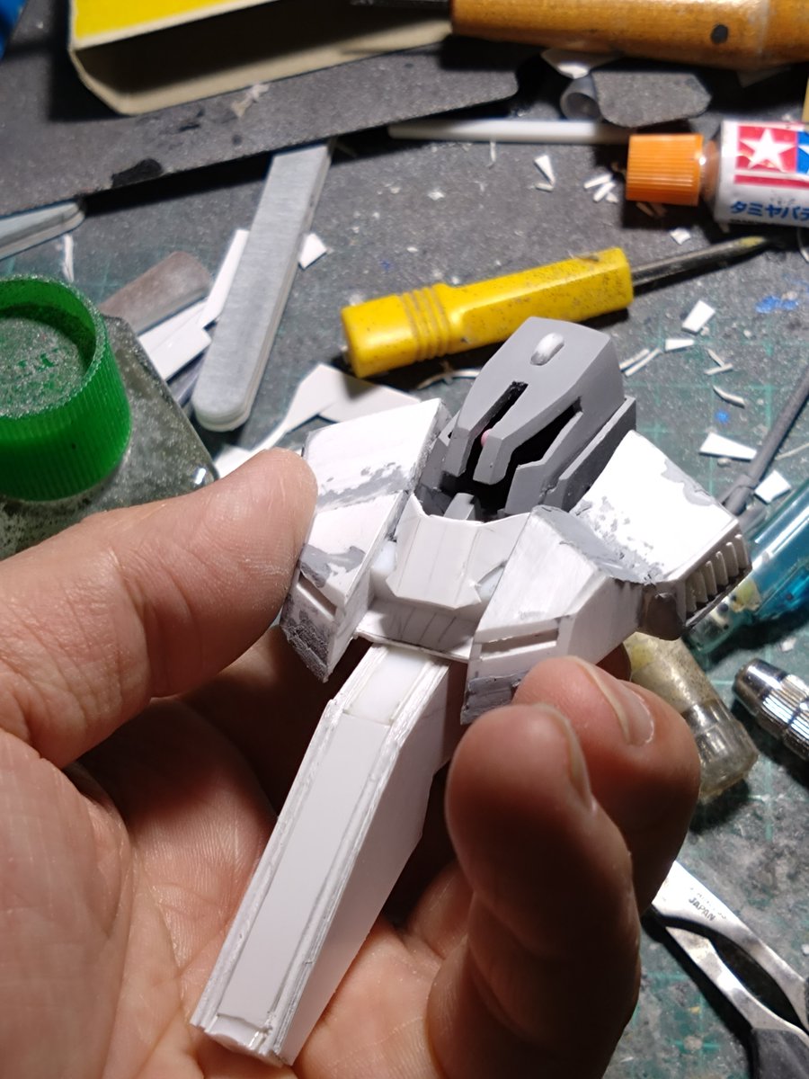masa_1970_'s tweet photo. #メッサーラ　今日の進捗…胴(機首？)に着手。顎のシャクレはMA時には、なるべく隠したい…胸板の固定どうしよ… https://t.co/DIJy3m7Jbp