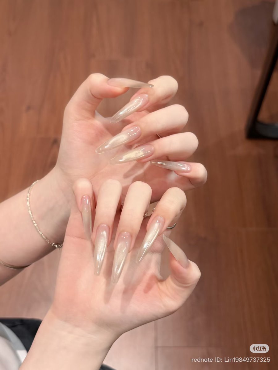 note_red_ch's tweet photo. グラスネイル一度はしてみたい🤍
指先綺麗に見える🥺 https://t.co/lOa0MEOhnP