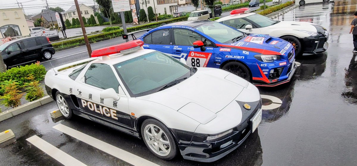 imp555gvb's tweet photo. 栃木をドライブ中に警察に捕まりました。というか自ら捕まりに行きました💦
街中で見かけて付いていってお声掛けさせていただき捕らわれの宇宙人状態にしてもらいました😅

栃木県警の皆さまお忙しいところありがとうございました。 https://t.co/7pVYkTToYv