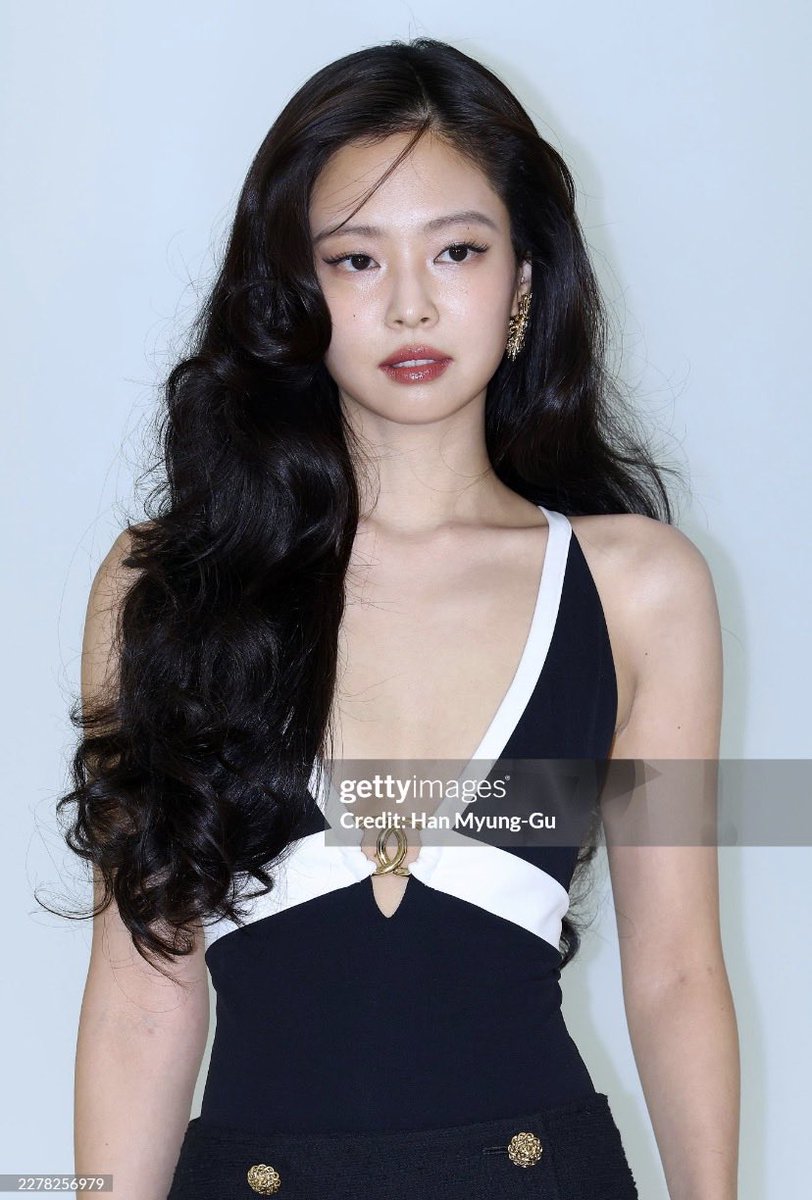 gorg_eousja's tweet photo. Jennie on Getty Images is a whole different level of gorgeous. She was MADE for the camera. https://t.co/JlsY5zLuWt