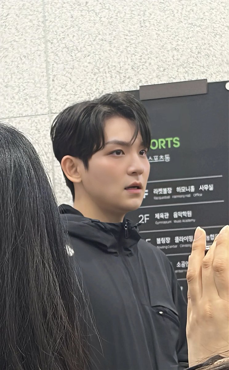 teen_top_angel_'s tweet photo. -260919-

<육퇴 퇴근길>

쓰읍~🤔
애기애기 얼굴 같다가도?👶🏻🪽
남자남자 얼굴 같다가도?🧑🏻🪽

#6시퇴근 #퇴근길 #리키💜 https://t.co/F5YO1OhMVV