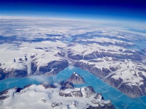 onsails's tweet photo. Trump just bought the world’s biggest air cooling system.

1. AI labs scale data centers
2. Energy prices spike
3. States pass anti-DC laws
4. Get “permanent control over security and all other needs” in Greenland through a deal with Denmark
5. Build the TRUMP Data Center there, staffed by Americans only “due to its sensitivity”
6. Greenland is now American – for Americans