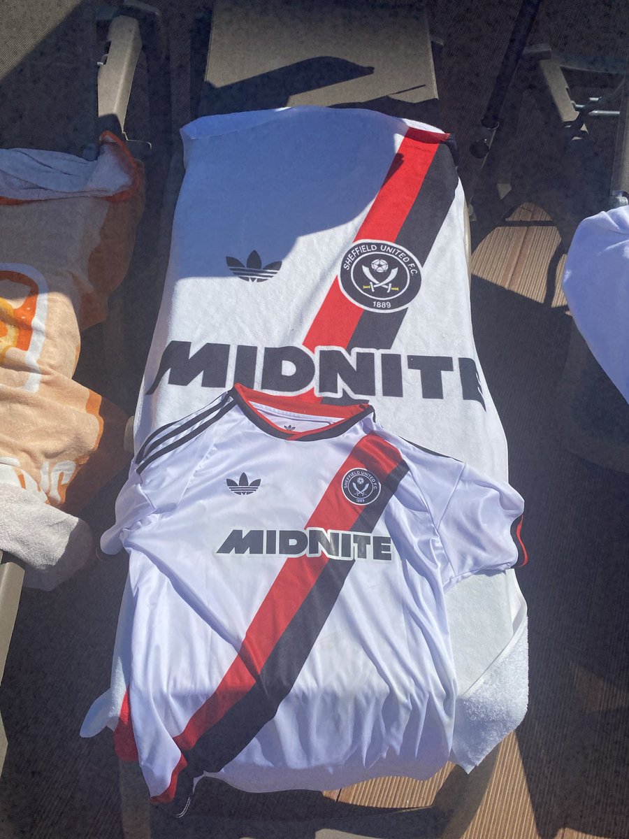 SmiggyPrints's tweet photo. Matching. ⚔️

#sufc #twitterblades https://t.co/KYsj9mA9AZ
