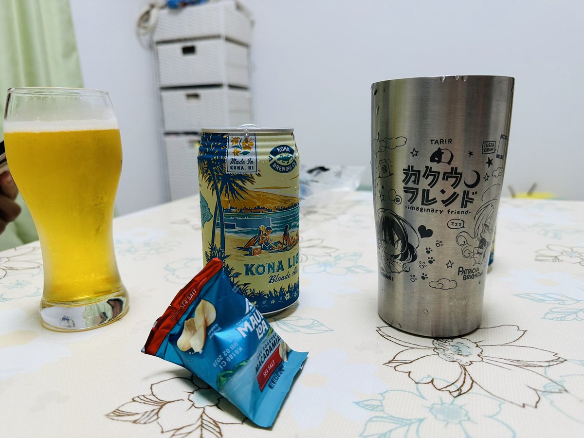 yuuyuu80's tweet photo. 子供が寝たので大人の時間
ハワイアンビール🍺 https://t.co/ISPrNy7RpZ