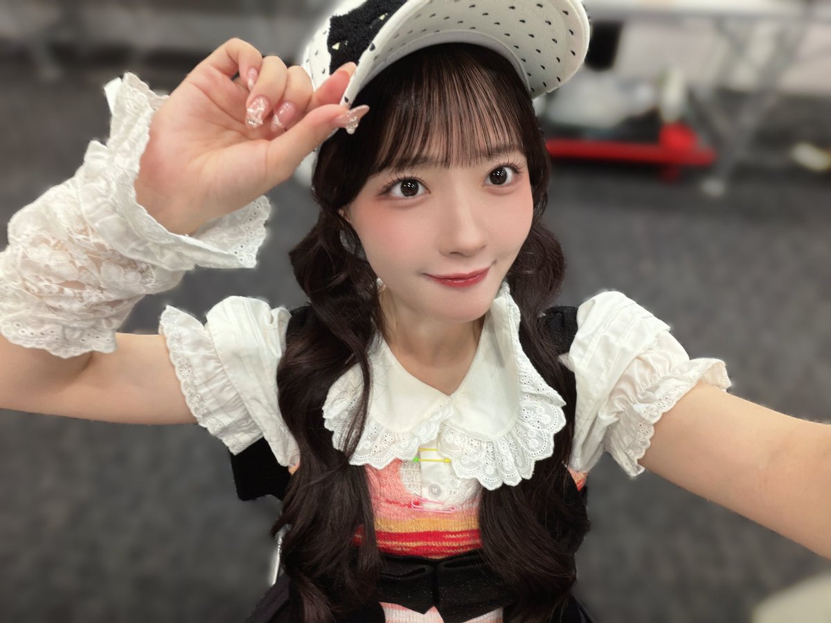 emiru_cs0422's tweet photo. 雨のなかきてくれてありがとうー！

雨だったけど可愛くかっこよくして
会いに来てくれたり
今日のために色々準備してくれたり
頑張ってくれたり
素敵な気持ちで会いに来てくれて
すごく嬉しかったです！！

アリーナツアーも楽しみだね💎🌟 https://t.co/Q2h0GUA5RH