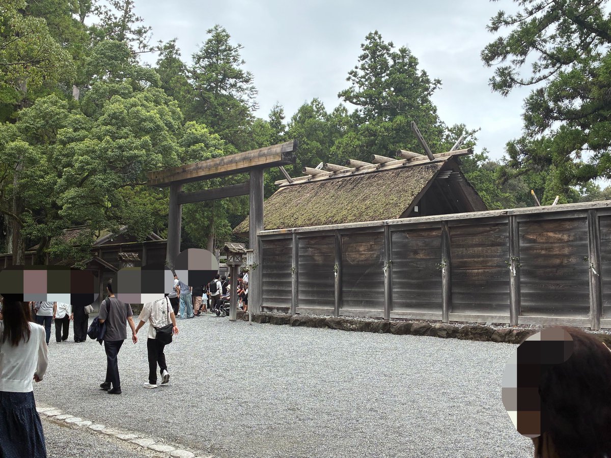 2karameet's tweet photo. 今日は伊勢神宮をお参りしてきました⛩
でかい！、人も多い！行けてよかったです。
昼ごはんは松坂牛のランプ、めちゃくちゃ美味し買ったです(高いw)🍖🍻 https://t.co/Ma0APVaCR9
