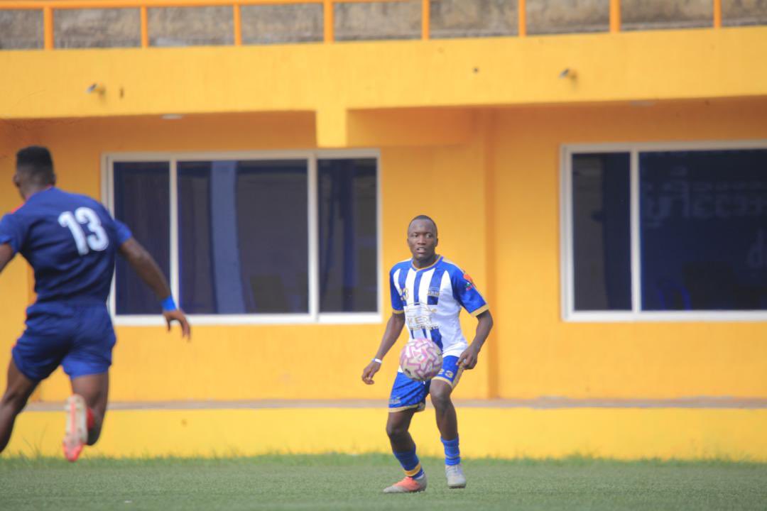 CalvinUmar1's tweet photo. Was nice playing with you legendary @SavioKabugo what a player he is! Calm, composed and empowering. I for one I have learnt from you. 
Big up bro Savio SK13 Top player. 
@KeriIFC https://t.co/9mlfqGd2Lx
