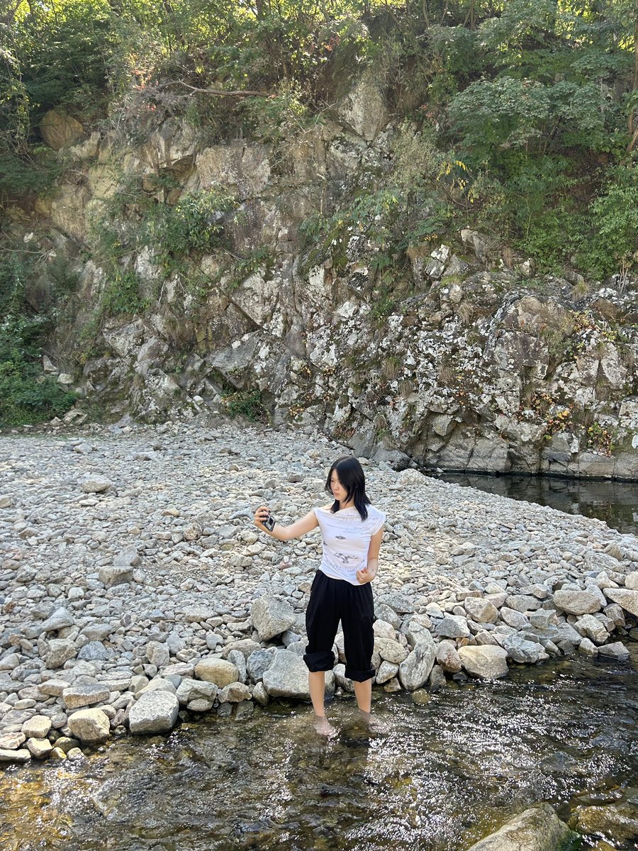 x2__5945's tweet photo. 오늘 연천 사는 친구 보러 연천 가서
엄청난 칼만두 먹고
계곡가고
구석기선사유적지 보고 옴 https://t.co/CVlrdUmguf