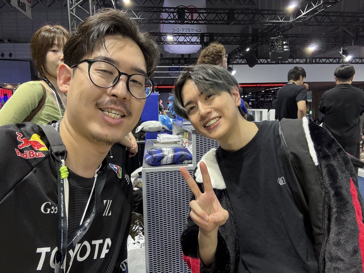 YAPIMARU_GAMES's tweet photo. Lazさんと初対面で色々話せた！！ https://t.co/buSldCywtq