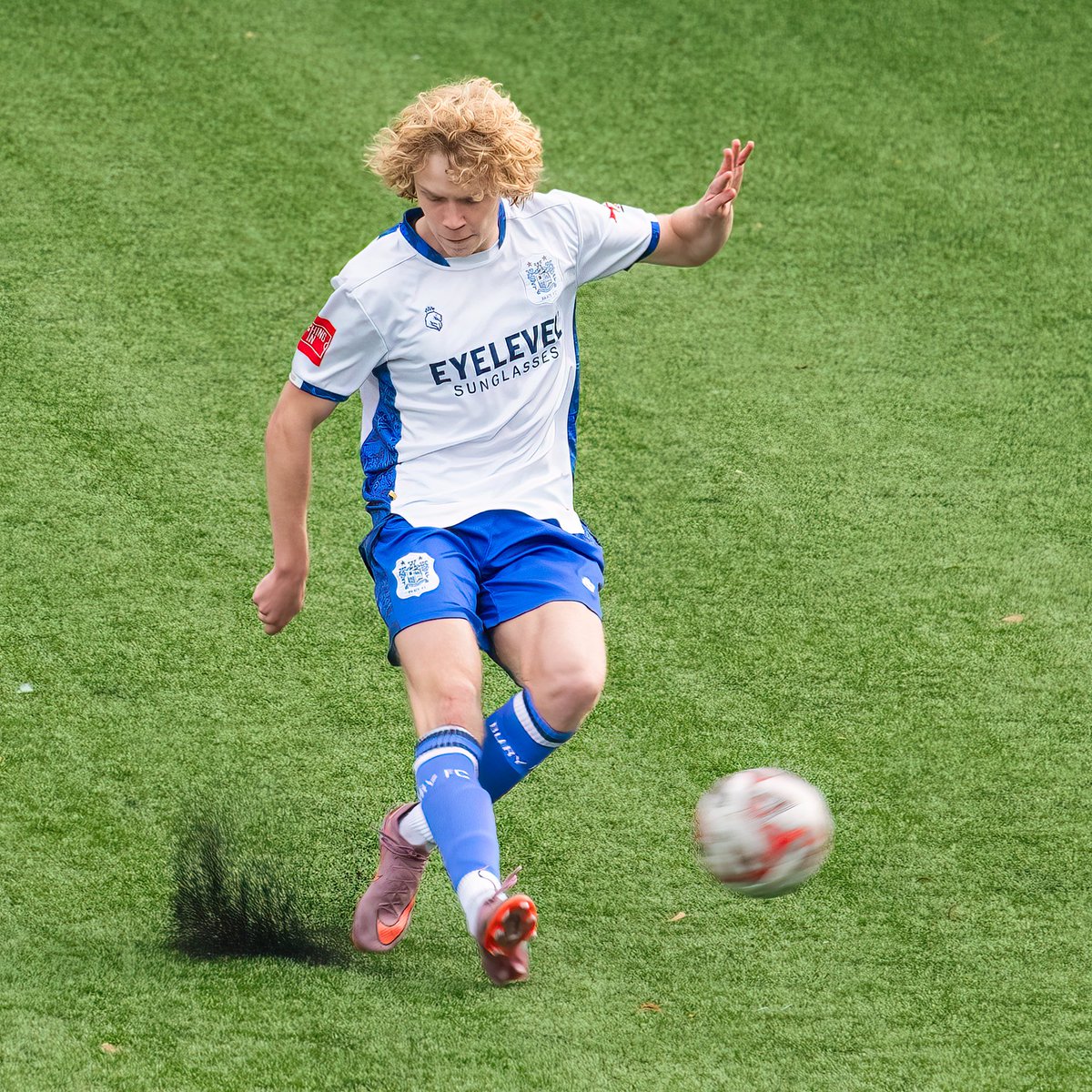 GomboczSteve's tweet photo. Some player action images taken during the game Bury v Workington AFC FA Cup qualifier on 19/9/26. A good team display. @buryfcofficial #bfc140 #shaker
#BuryFC #PartOfit @whitebluearmy https://t.co/uK1XvDfPHY