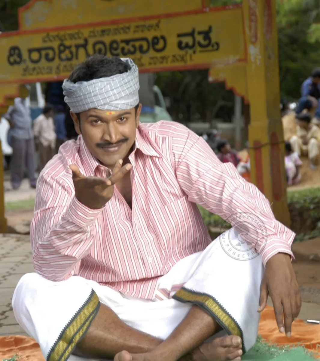 Steelsapper12's tweet photo. Tamil actor Vadivelu unseen pic ❤️ https://t.co/JiIPzYrLXr