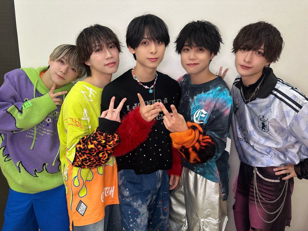 9bic_official's tweet photo. ━━━━━━━━━━━━
𝟵𝗯𝗶𝗰 𝗦𝗪 𝗦𝗣𝗘𝗖𝗜𝗔𝗟 𝗟𝗜𝗩𝗘 𝟮𝟬𝟮𝟲
━━━━━━━━━━━━

お足元の悪い中、
たくさんのご来場ありがとうございました🍁

昼の部では7m!nさんの『なで×なで』を
夜の部ではEtoneigeさんの『どきわくわんだーらんど』をカバーさせていただきました🧸🎶

次回は22日(火) DAY2✌🏻
ご来場お待ちしております❤️‍🔥💭