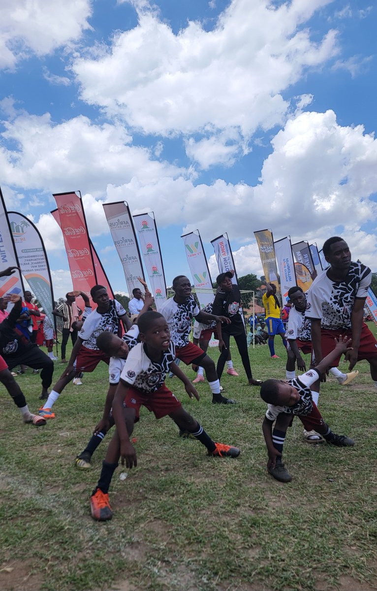 MbararaCorpClub's tweet photo. Physical Fitness Creates immediate and long-term health benefits. And it goes all ages. 
#MCC8thOutingKakyekaStadium https://t.co/I7SxepI9BY