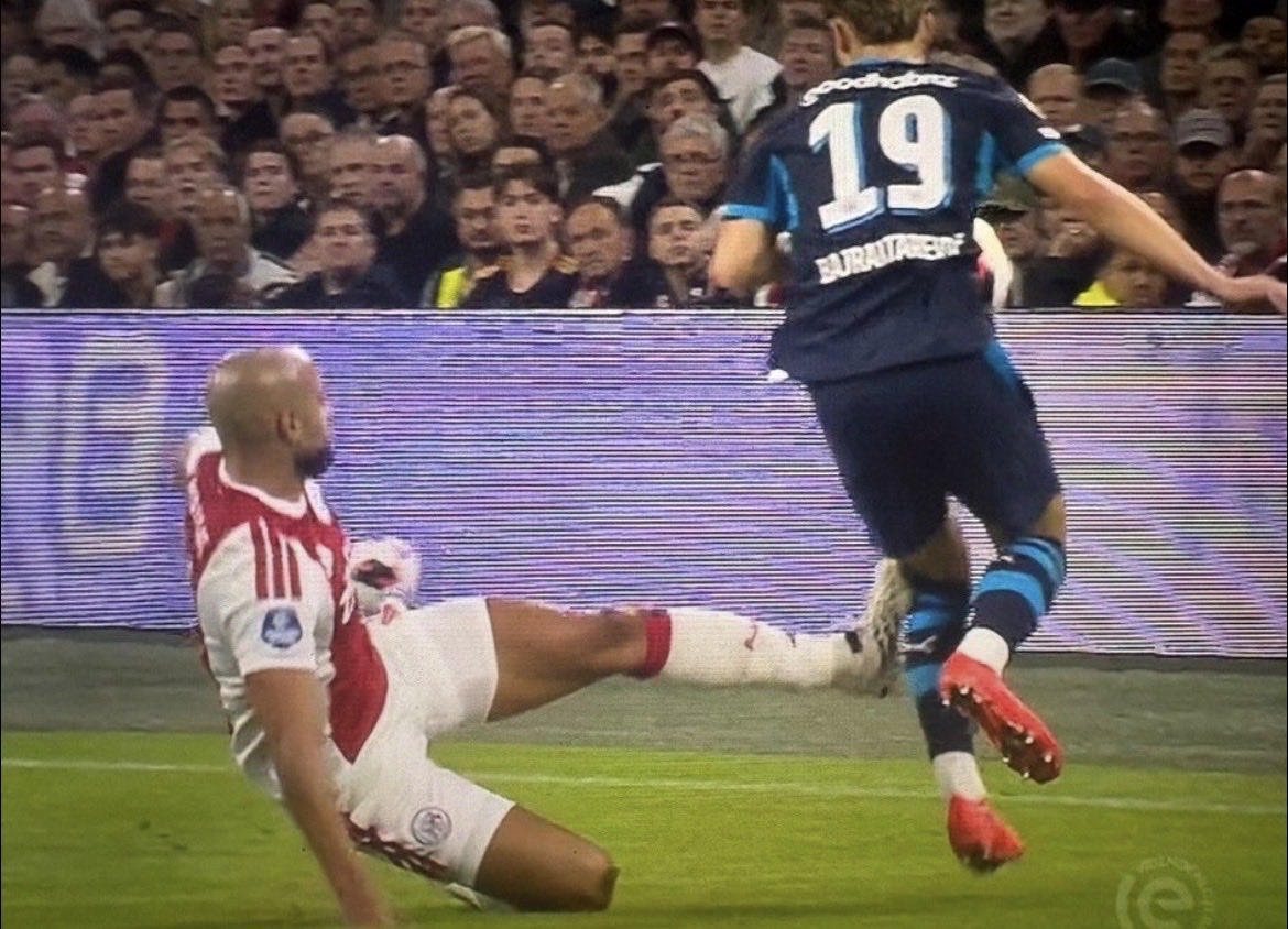 Dirk01234567's tweet photo. @VI_nl Ajax mak blij zijn met de #VAR statistieken….

#ajaexc #ajax https://t.co/FubfUPeQ6T