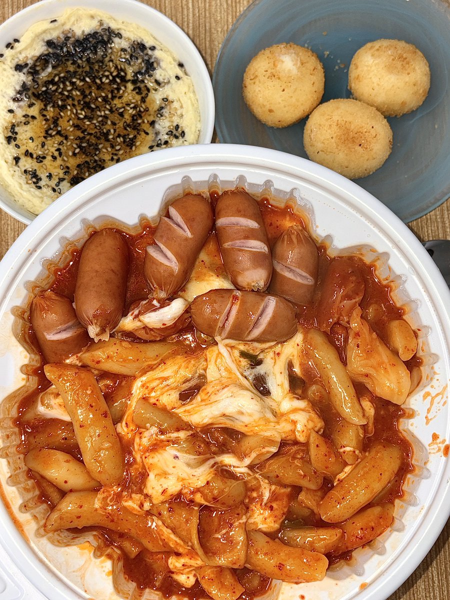 eunsangmukja's tweet photo. 엽떡먹을시간이다 얘들아 https://t.co/zMtLLTkIAM