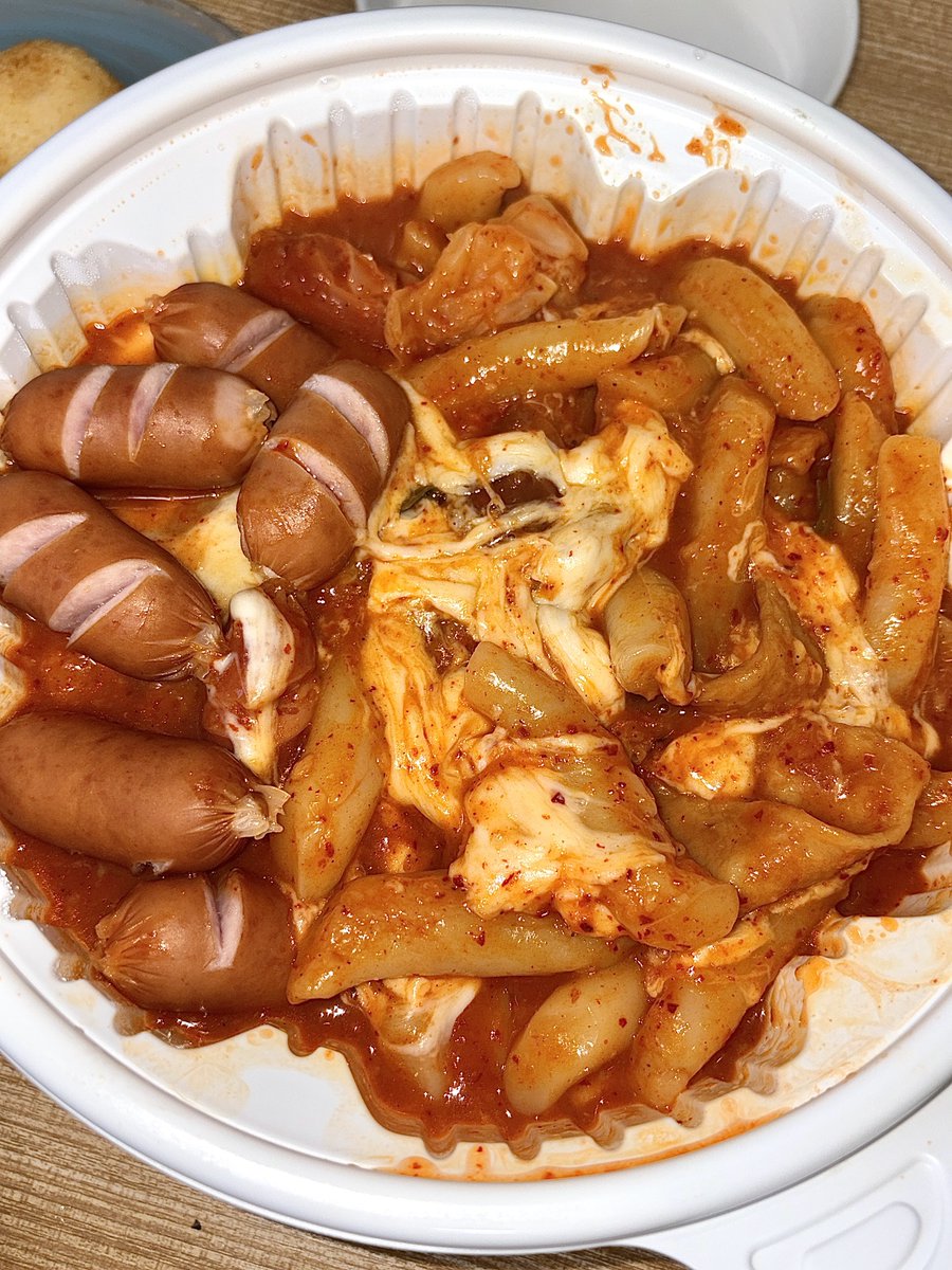 eunsangmukja's tweet photo. 엽떡먹을시간이다 얘들아 https://t.co/zMtLLTkIAM