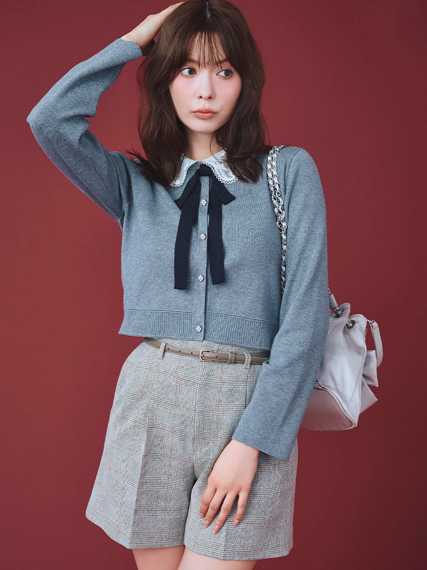 ranstyle_0908's tweet photo. CELFORDのダスティグレーがかわいい🩶
品があるのにかっちりしすぎず、大人かわいいバランスが絶妙。
グレー×レースやリボン、この組み合わせ好きすぎる。 https://t.co/ZTlPzHXcPF