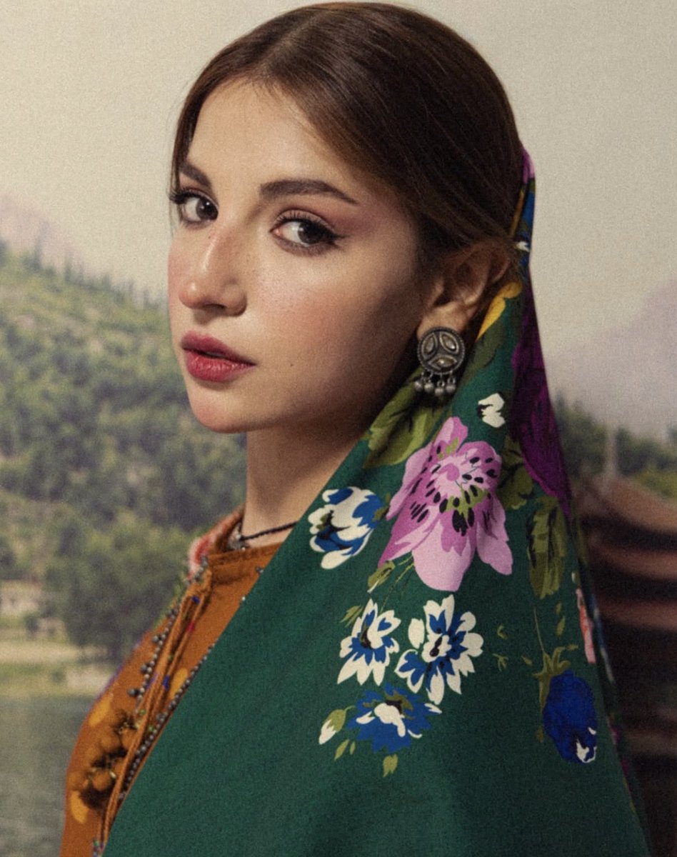 areeadoregeena's tweet photo. Ppl here busy making AI-generated 90’s photos, 🤎 meanwhile she’s out here actually living her own unforgettable 90’s moments AI could never. 👎🏻 https://t.co/PX0zvPr10h