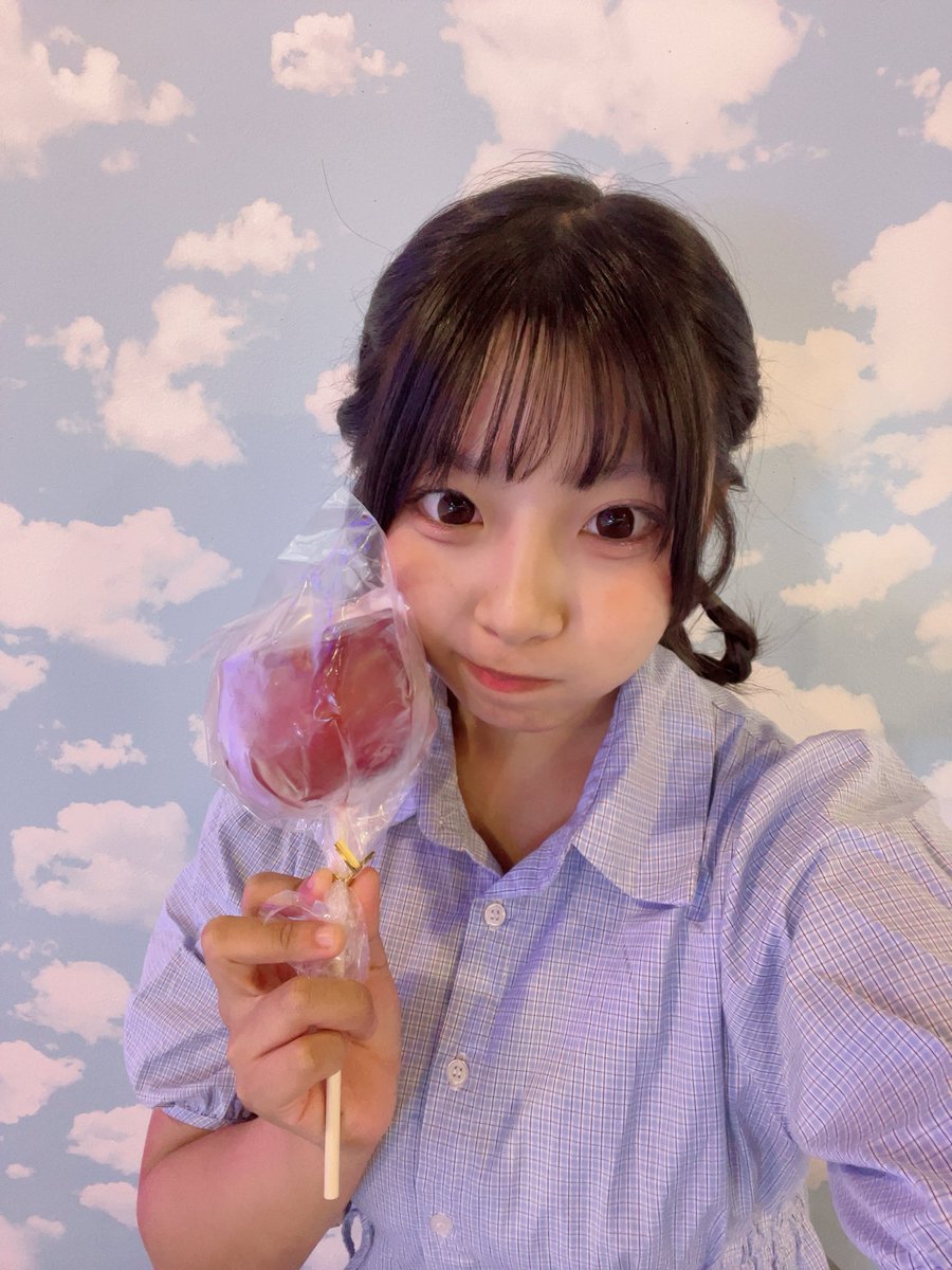 runa_qun0624's tweet photo. るなりんご飴大好きなの🎵🍎

#QunQun #きゅんきゅん #佐々木るな https://t.co/PAUeBeYWh6