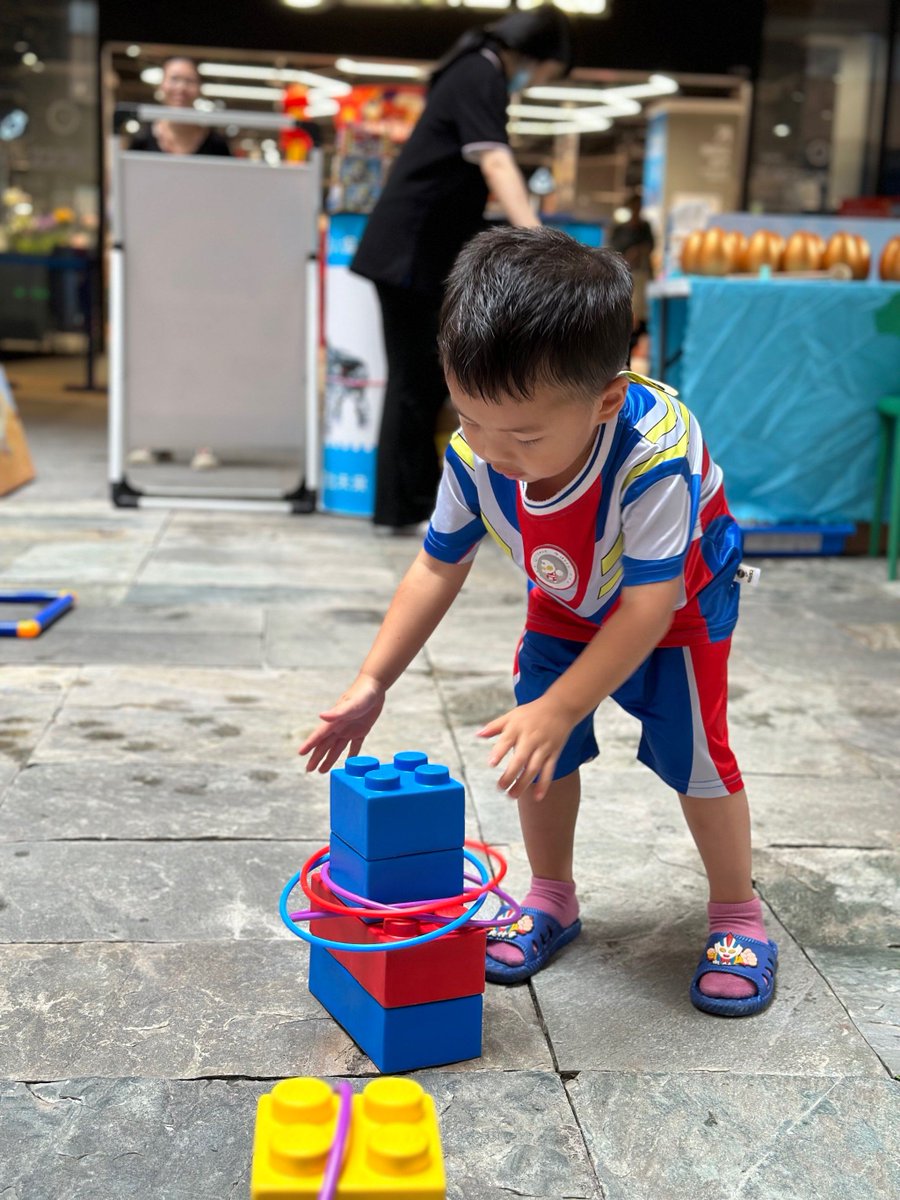 N_ABRA's tweet photo. [Sunny afternoon with my little buddy—we’re building a tiny fort with colorful blocks u0026 silly snacks. Best quality time ever  #ParentChildFun] https://t.co/MjCr299T66
