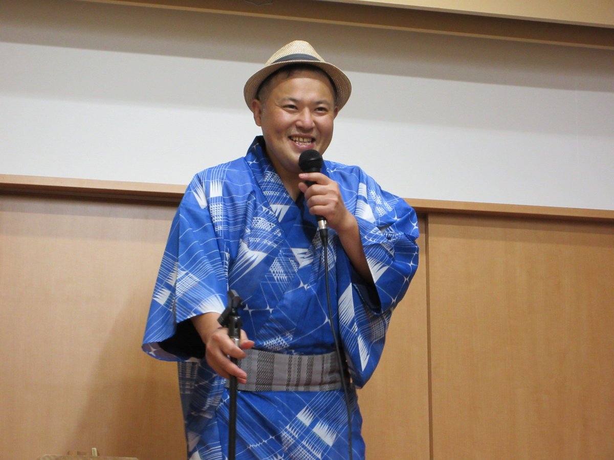 occho_gam's tweet photo. #漂泊野乙燦 神戸落語会に行って散財してきた。
ネタは、配信で1回だけ聴いた「マーヤーデパート」。ひょうおつサンの女性キャラはクセ強くて大好き。そして安定の代名詞「たまげ��う」。
本のサインは遊び紙に欲しいので #兵庫県政問題 #赤本 の2冊目に白ペン持参して書いてもらった。
色々満足なり。 https://t.co/hzPTyS9Rtj