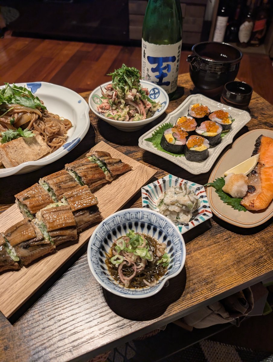 reinarinanan's tweet photo. 夕飯食べながらひなフェス2枚目観ますよ〜😎 https://t.co/KXUg0qk4U4
