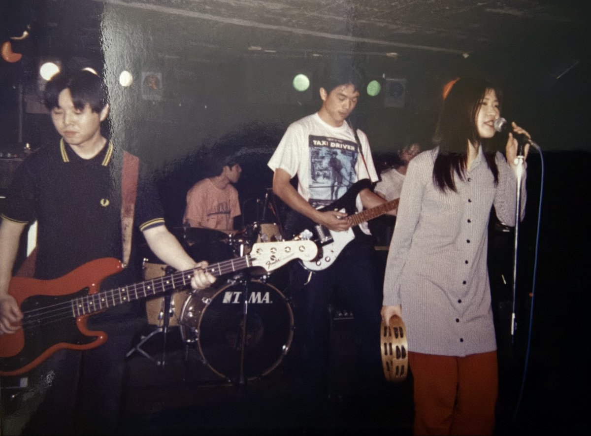 TipTopPlanetsO's tweet photo. TTPの30年前当時のライブ写真詰め合わせです。
色々な所で演奏させていただきました🙇
アンダーフラワーのライブで渋谷clubクワトロでの出演やVinyl Japanの呼んだUKアーティストの前座で新宿ロフト(西新宿)に出演した事も良い思い出です✨ https://t.co/32yRsqxrS7