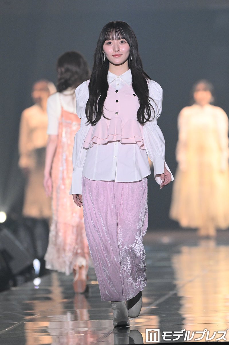 modelpress's tweet photo. 【IDOL RUNWAY COLLECTION 2026A/W🎀】

日向坂46片山紗希、ピンクコーデでガーリーに🤍
“あざと可愛い”仕草にファン悶絶
https://t.co/Fu2qxnYmhO

#IRC_TGC ▷アイドルランウェイ https://t.co/EkZCCoTpLx